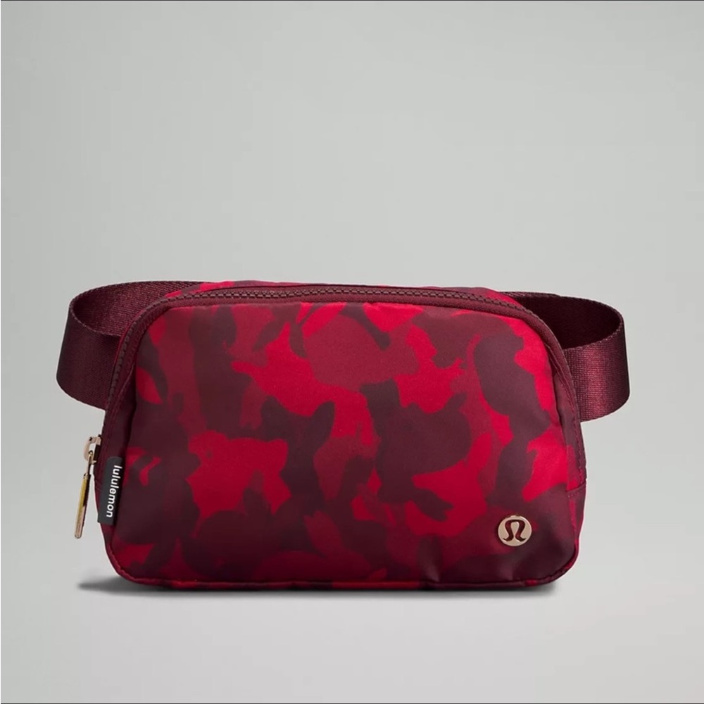 ‼️RARE‼️LULULEMON RARE EXCLUSIVE LUNAR NEW YEAR BUNNY BELT BAG 1L - Picture 1 of 9